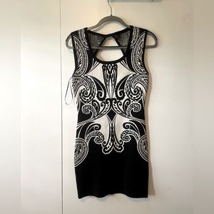 GUESS  black and white dress 🖤